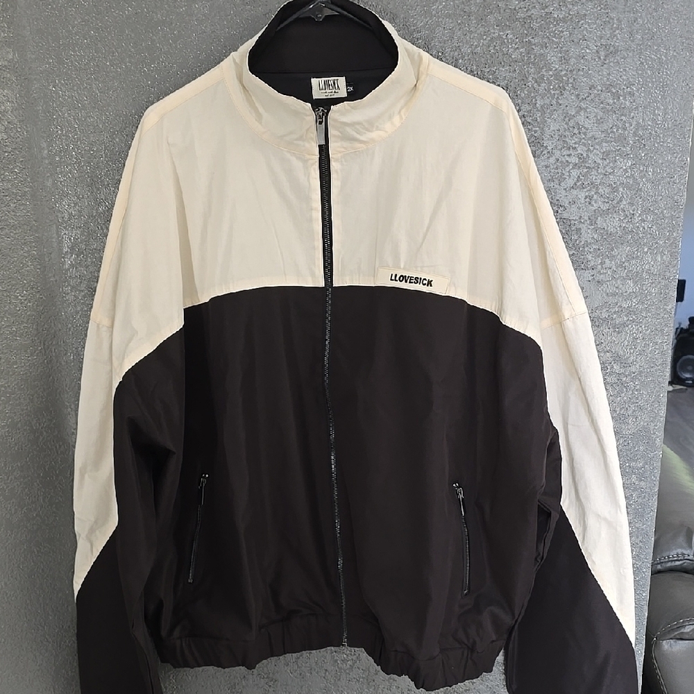 Black and White Windbreaker with Ribbed Collar and Elastic Cuffs